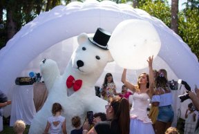 Bubble Bear - Creative Character. Bubble Show Bubble Bear - Creative Character. Bubble Show